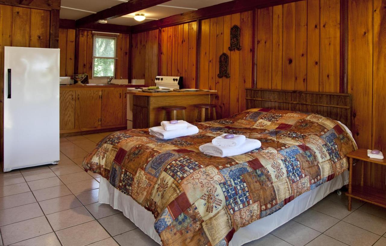 Resort Rock Castle Lake George